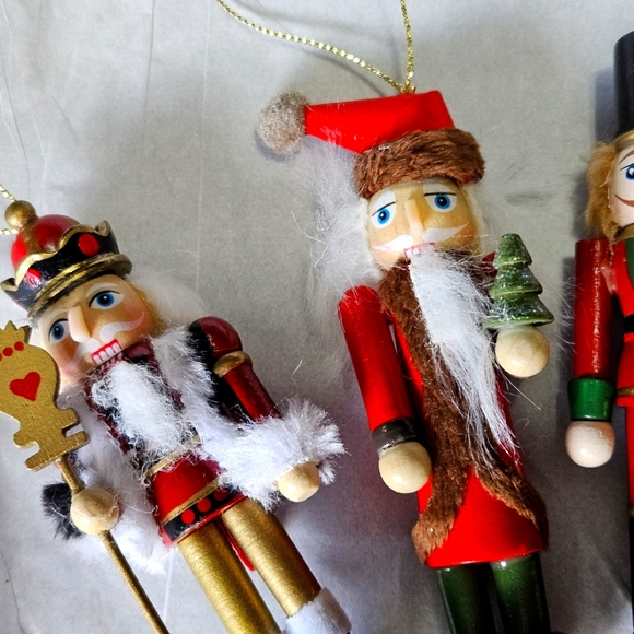 Nutcracker Ornaments set of 5 Vintage, they all work - Picture 5 of 7